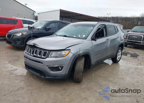 2021 Jeep Compass Latitude 4X4 z USA, uszkodzony, nr VIN 3C4NJDBB1MT530110
